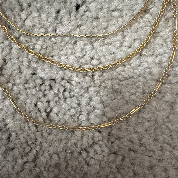 Madewell Elegant Gold Necklace Set - Picture 2 of 3